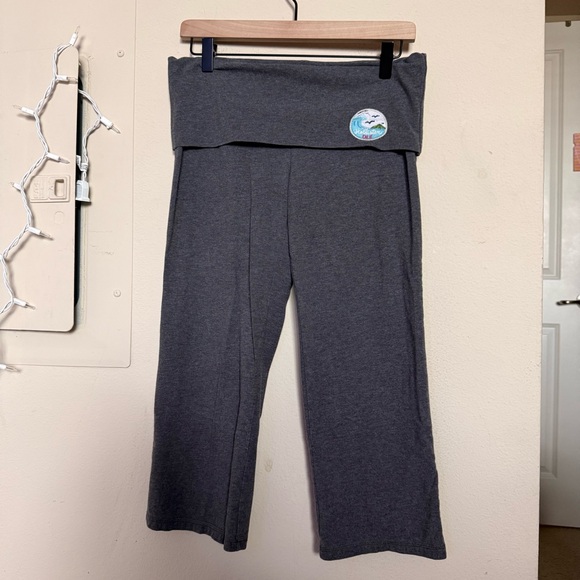 Hollister Fold Over Dark Gray Crop Leggings - Picture 2 of 8